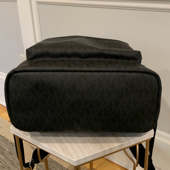 Michael Kors Large Jet Set Signature Travel Backpack EUC - Picture 7 of 17